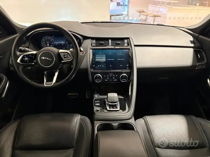 Jaguar E-Pace 2023 photo 4