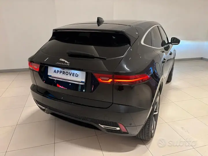 Jaguar E-Pace 2023 photo 2