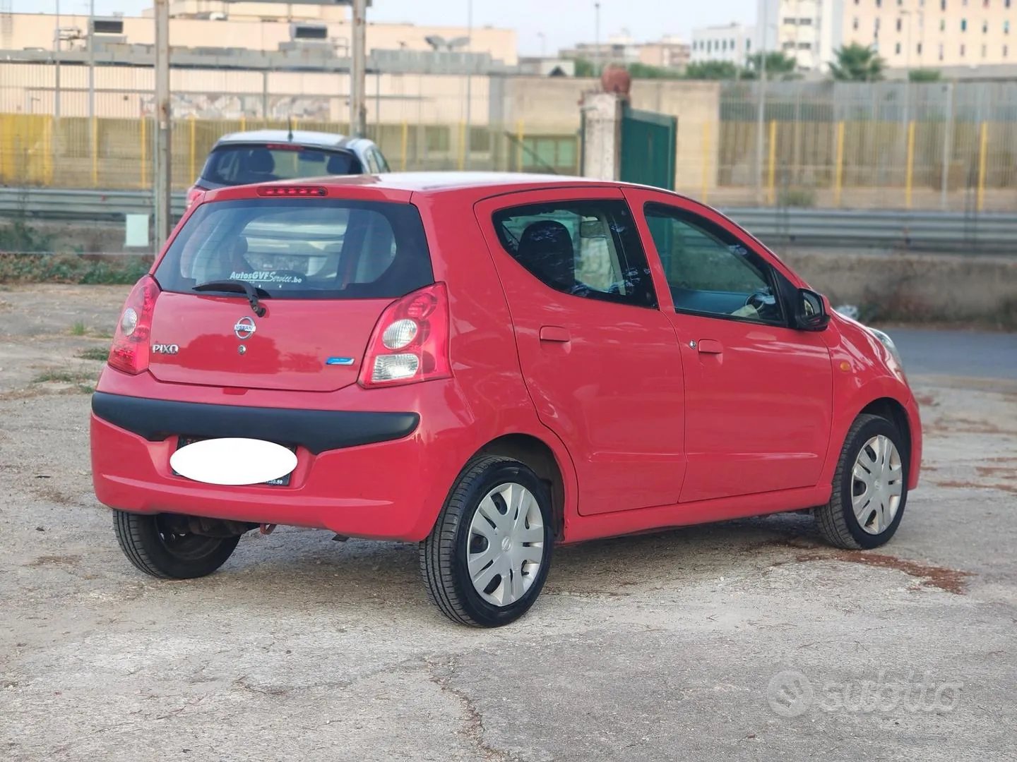 Nissan Pixo 2011 photo 4