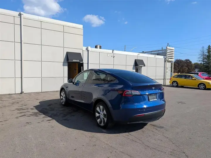Tesla Model Y 2024 photo 3