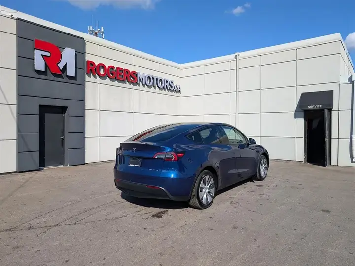 Tesla Model Y 2024 photo 5