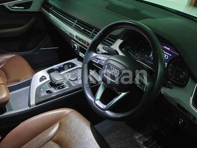 Audi Q7 2017 photo 2