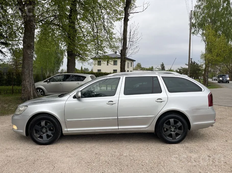 Skoda Octavia 2009 photo 2