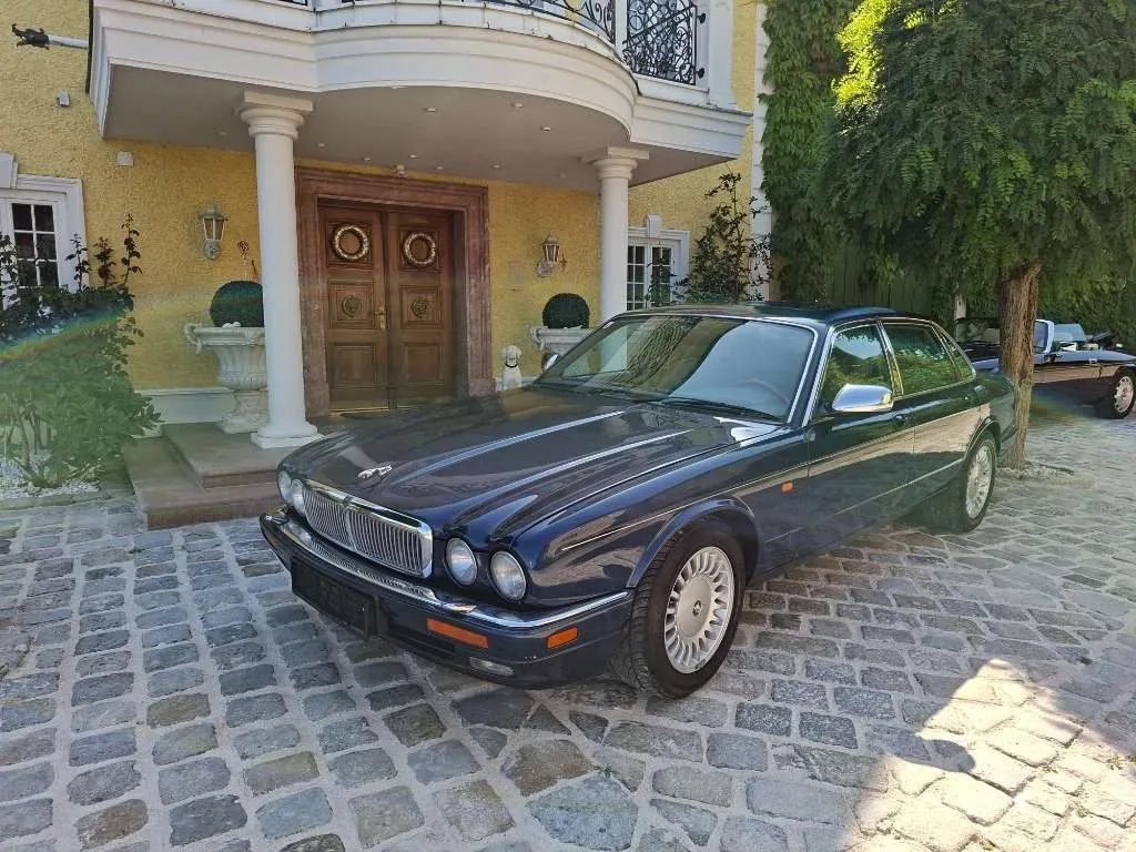 Jaguar Sovereign
