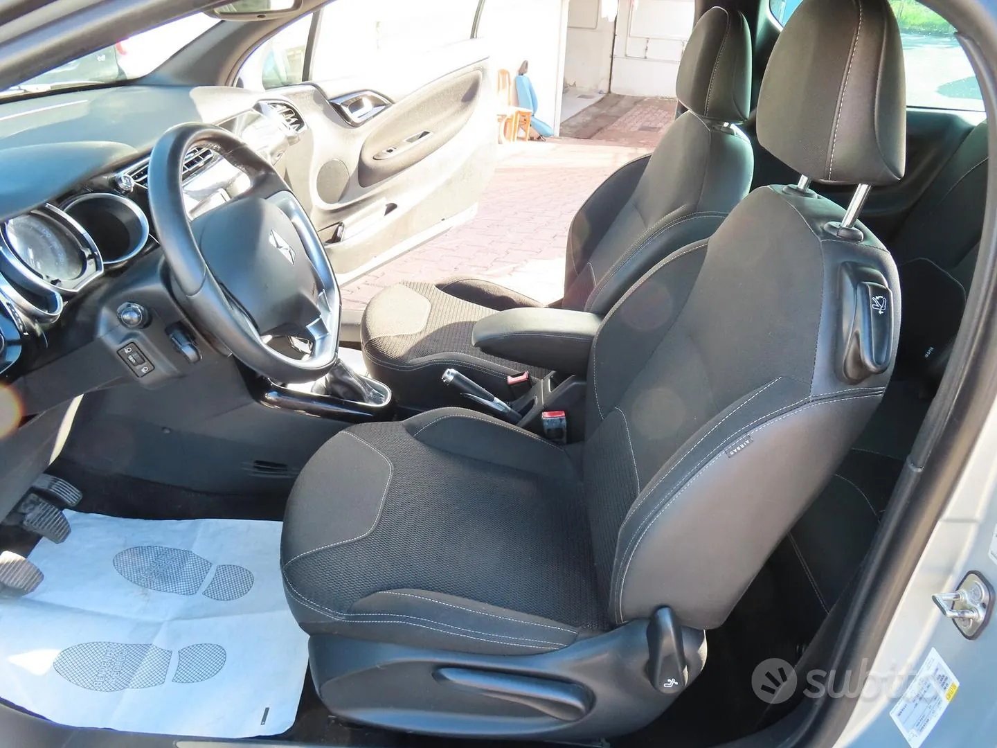 DS Automobiles Ds 3 2013 photo 5