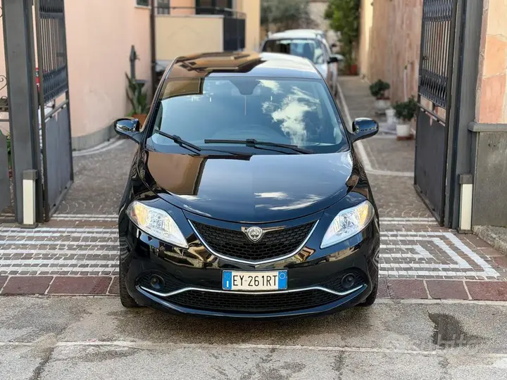 Lancia Ypsilon 2015 photo 5