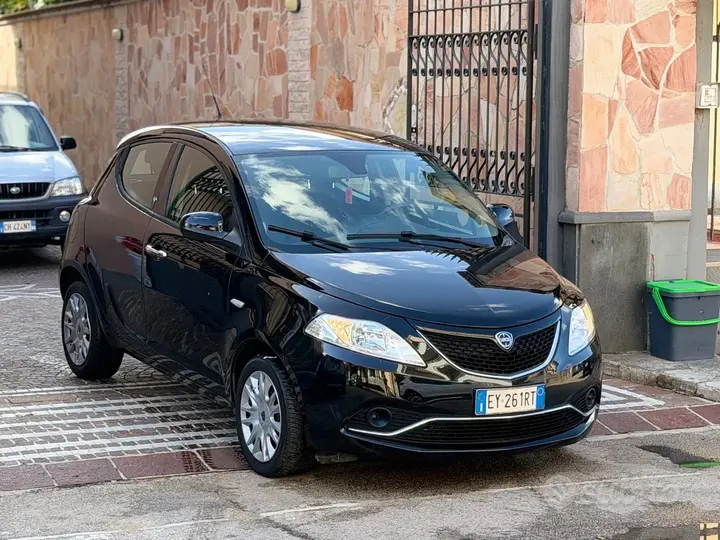 Lancia Ypsilon 2015 photo 3