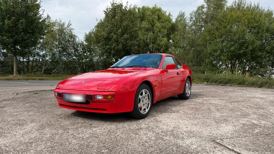 Porsche 944 S