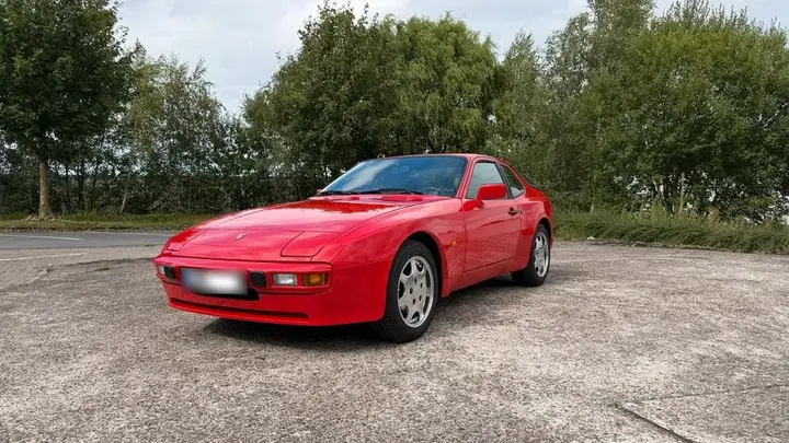 Porsche 944 S