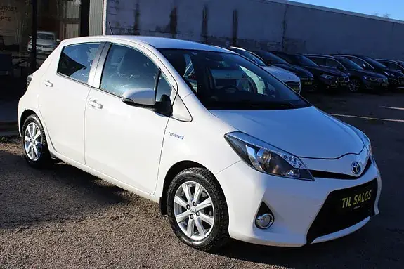 Toyota Yaris 2012 photo 2