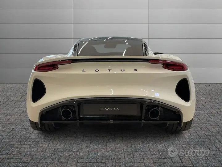 Lotus Emira photo 4
