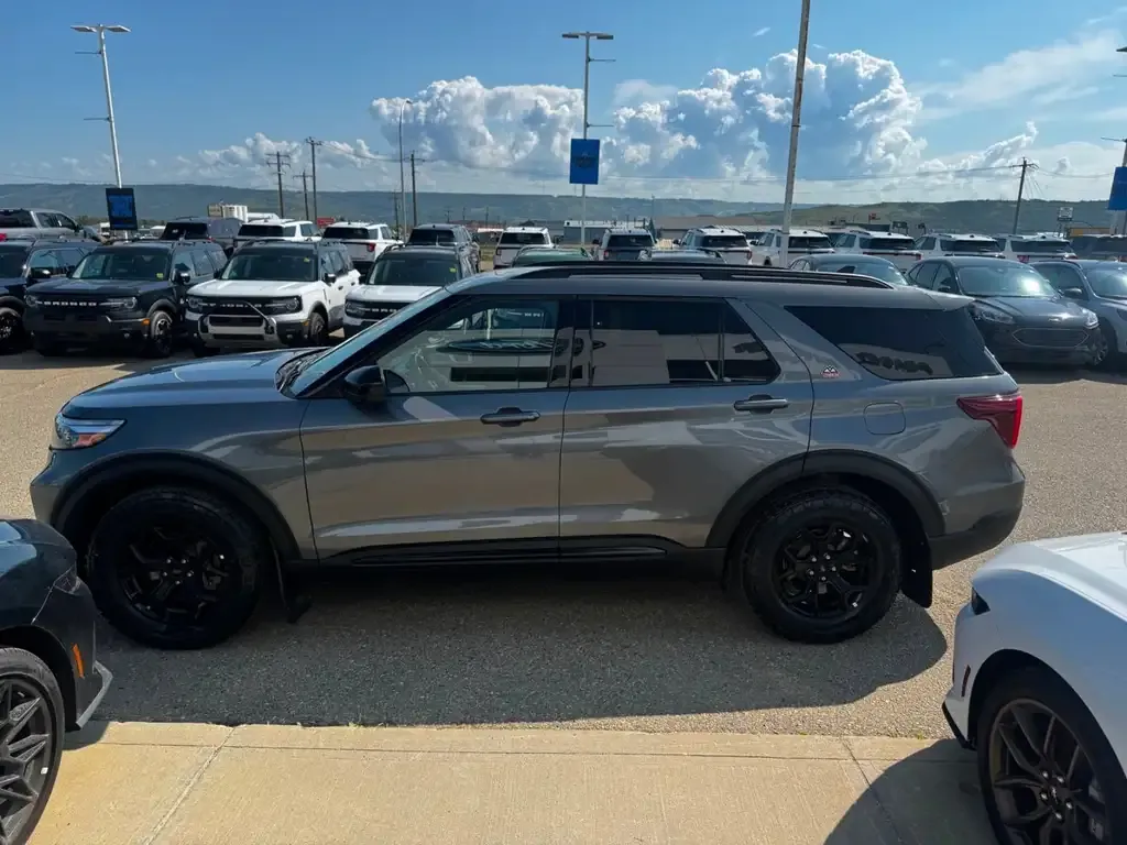 Ford Explorer 2024 photo 4