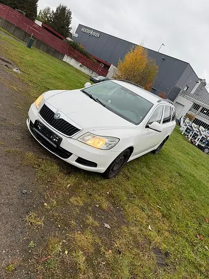 Skoda Octavia 2012 photo 4