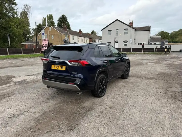Toyota Rav4 2023 photo 2