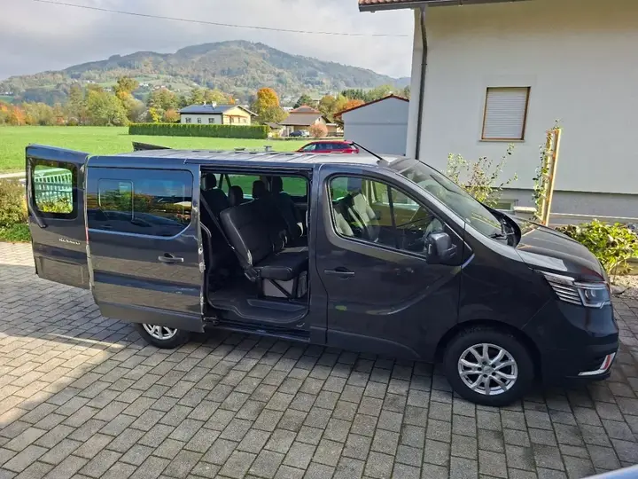 Renault Trafic 2022 photo 3