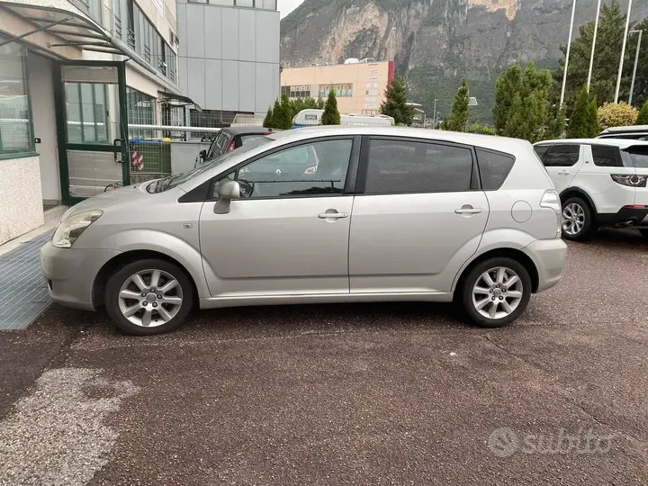 Toyota Corolla Verso 2006 photo 3