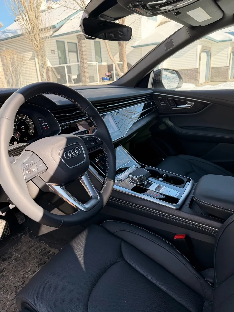Audi Q8 2025 photo 2