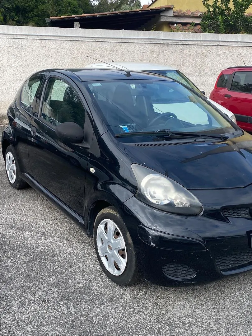Toyota Aygo 2011 photo 2