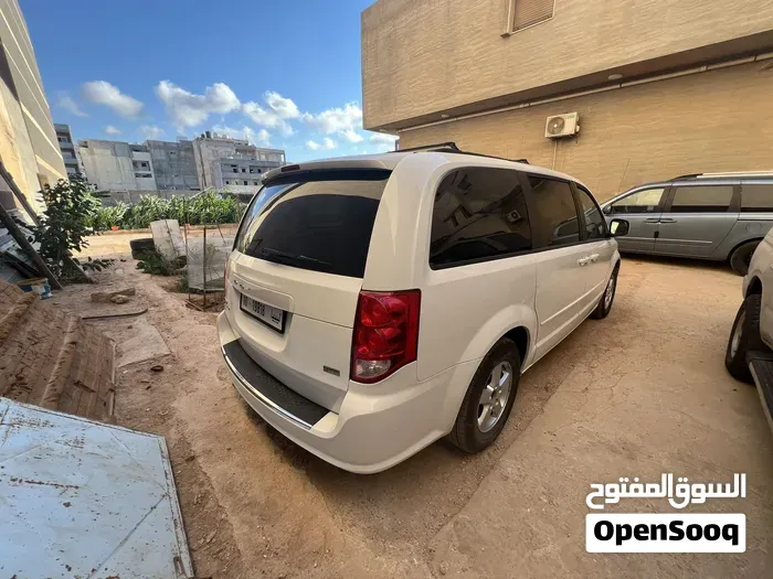 Dodge Caravan 2012 photo 4