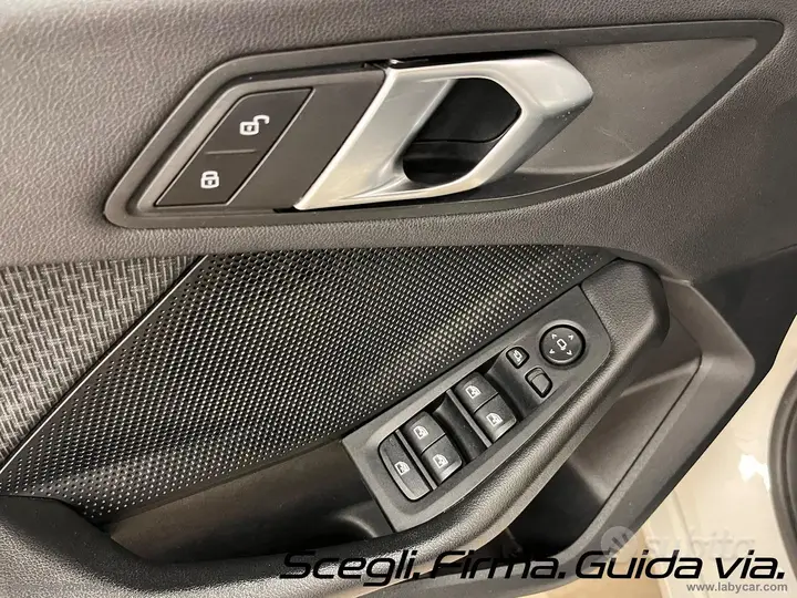 BMW 1 Series 2021 photo 5