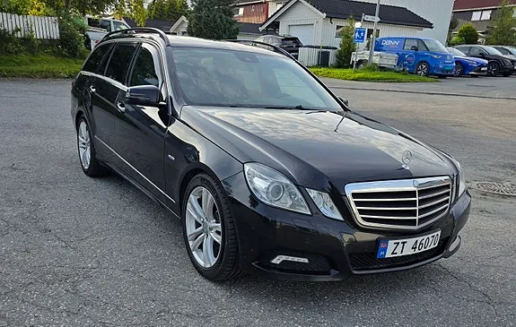 Mercedes-Benz E200 D 2010 photo 2