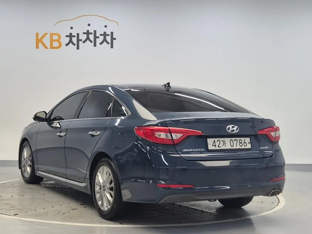Hyundai Sonata 2016 photo 2
