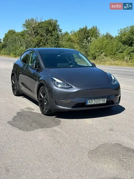 Tesla Model Y 2022 photo 2