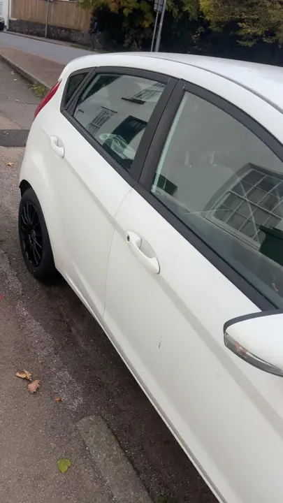 Ford Fiesta 2010 photo 3