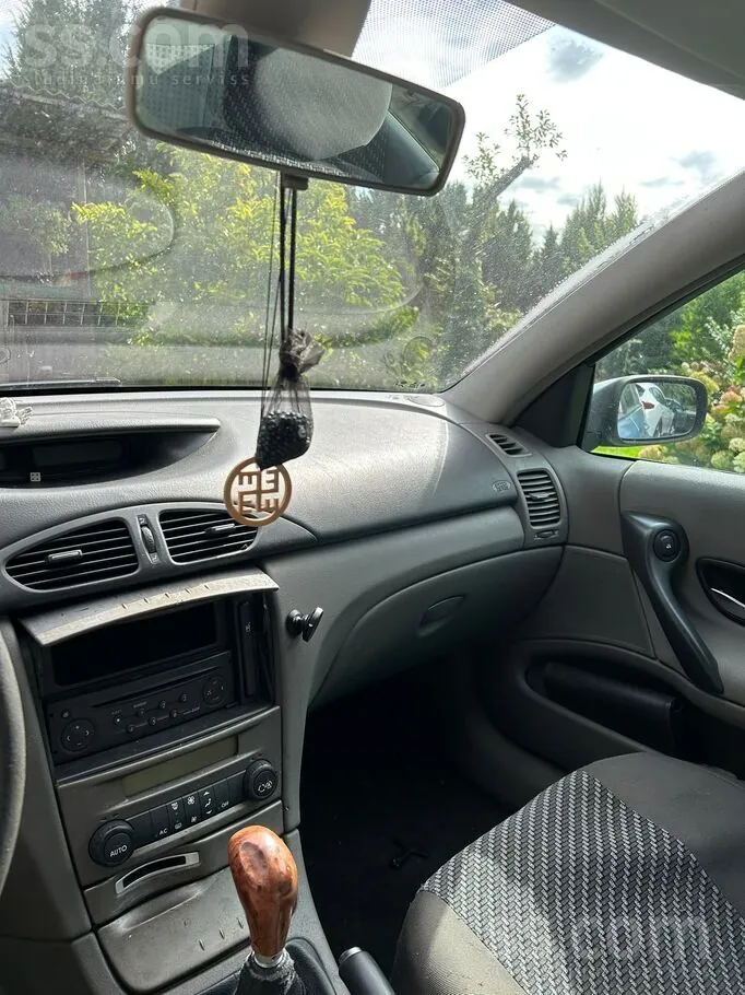 Renault Laguna 2003 photo 2