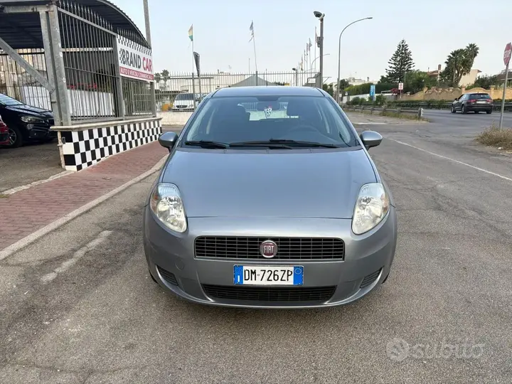 Fiat Grande Punto 2008 photo 2