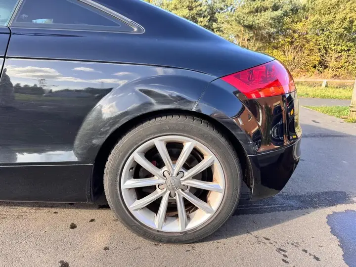 Audi Tt 2011 photo 3