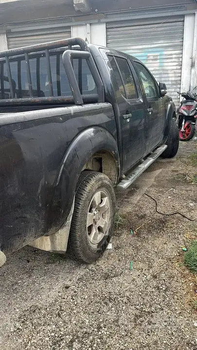 Nissan Navara 2010 photo 3