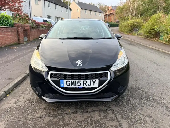 Peugeot 208 2015 photo 4