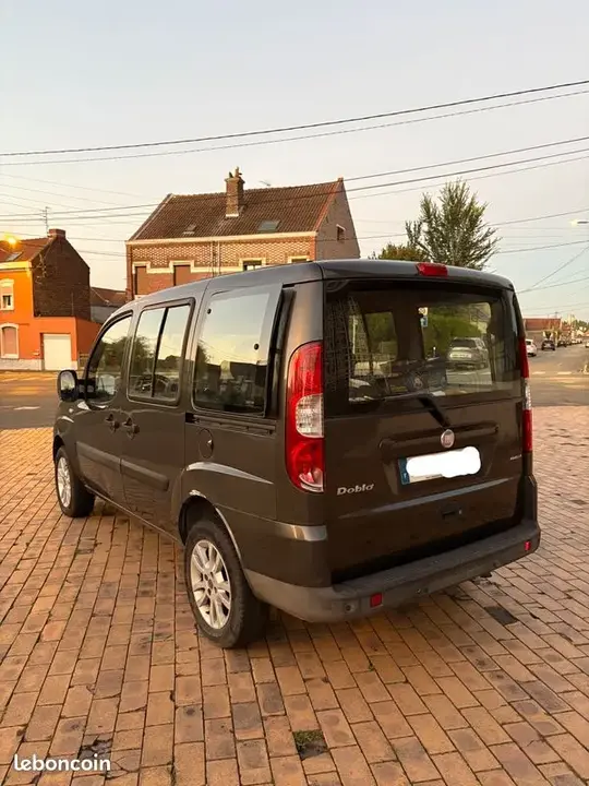 Fiat Doblo 2009 photo 2