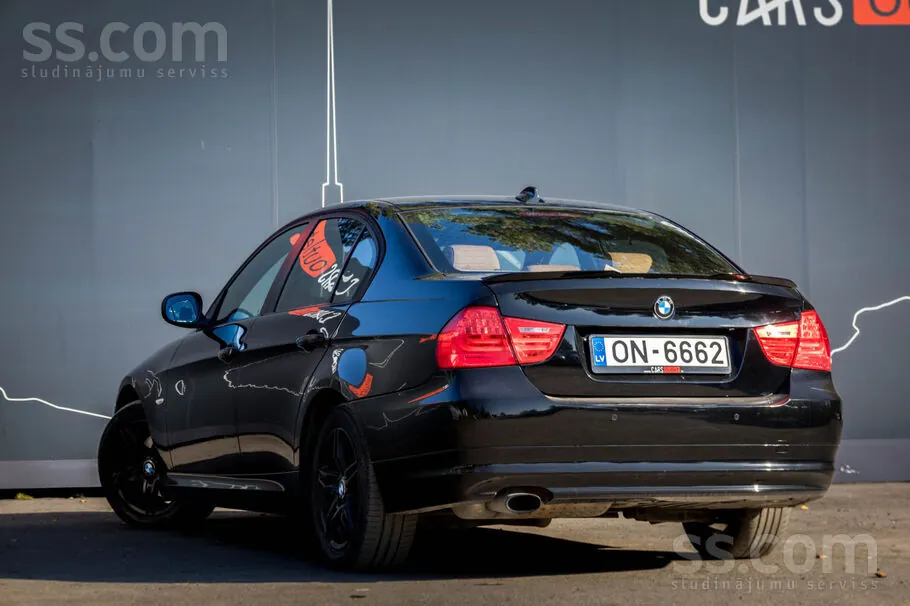 BMW 320 2009 photo 4