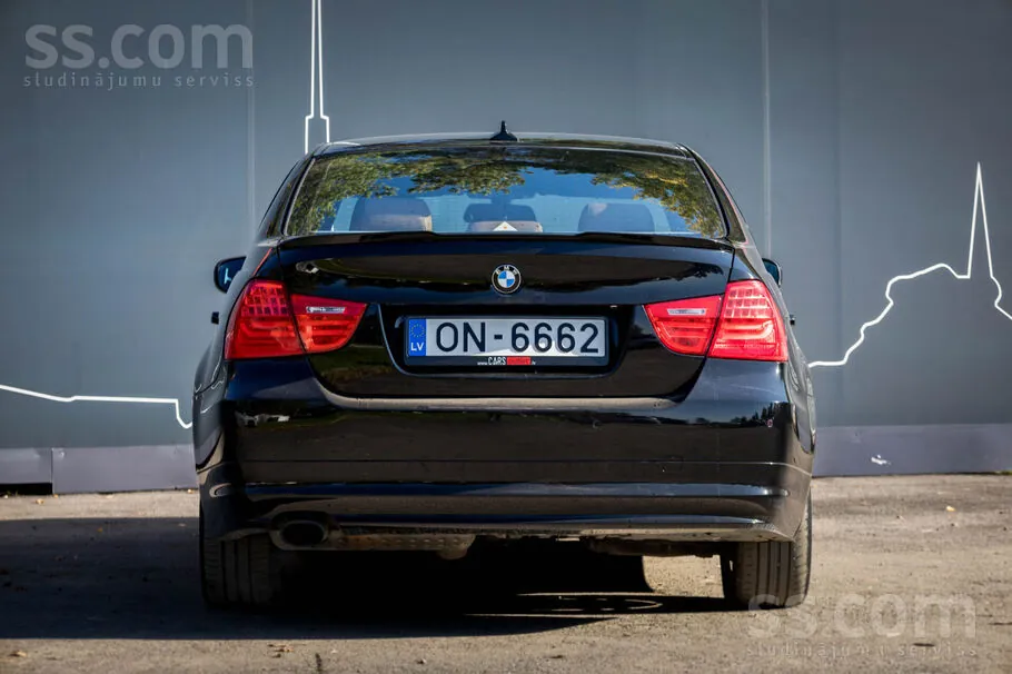 BMW 320 2009 photo 5