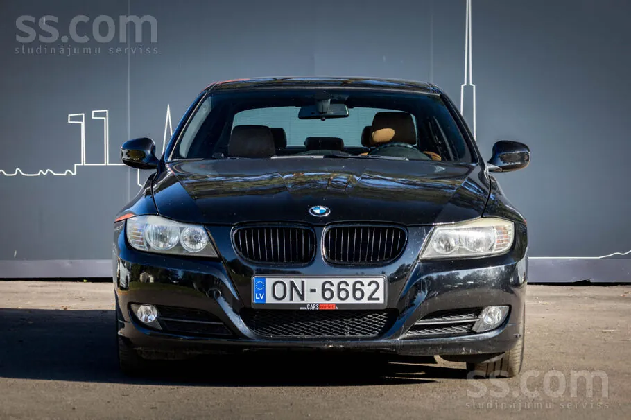 BMW 320 2009 photo 2