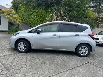 Nissan Note 2018 photo 4