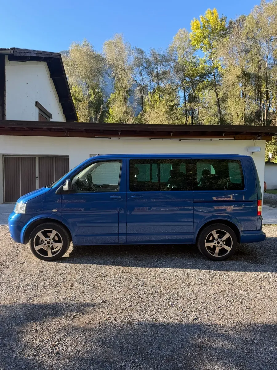Volkswagen Multivan 2004 photo 2