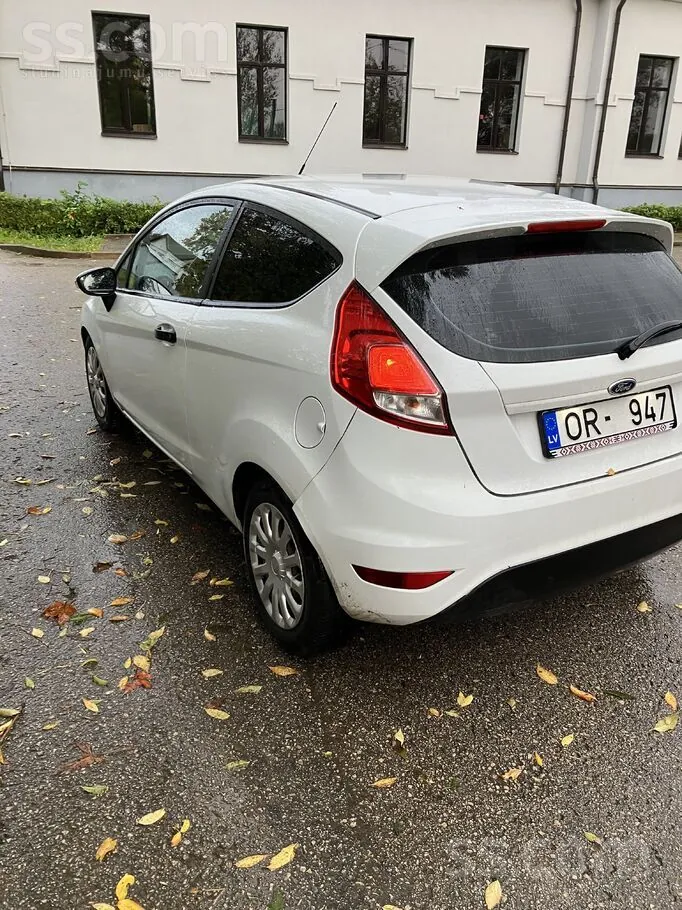 Ford Fiesta 2015 photo 5