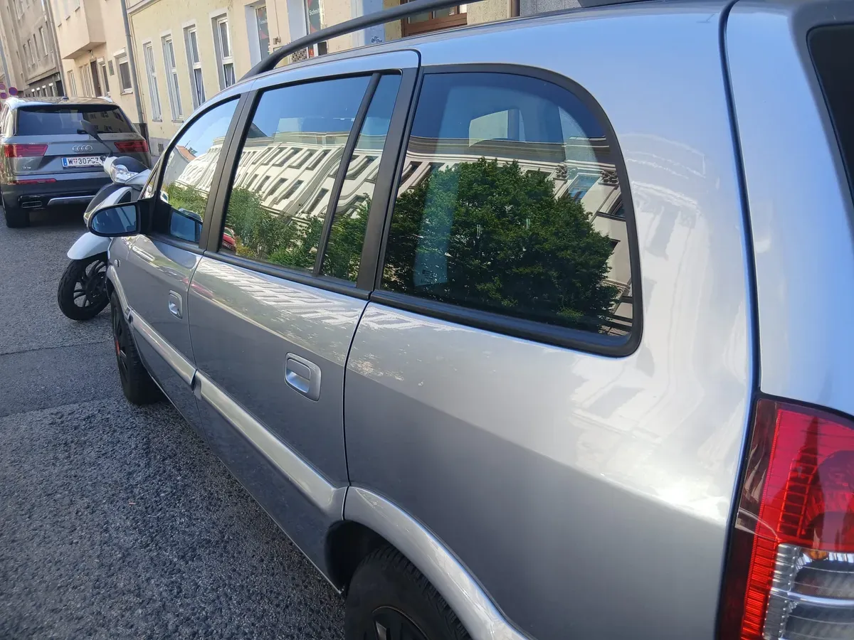 Opel Zafira 2005 photo 2