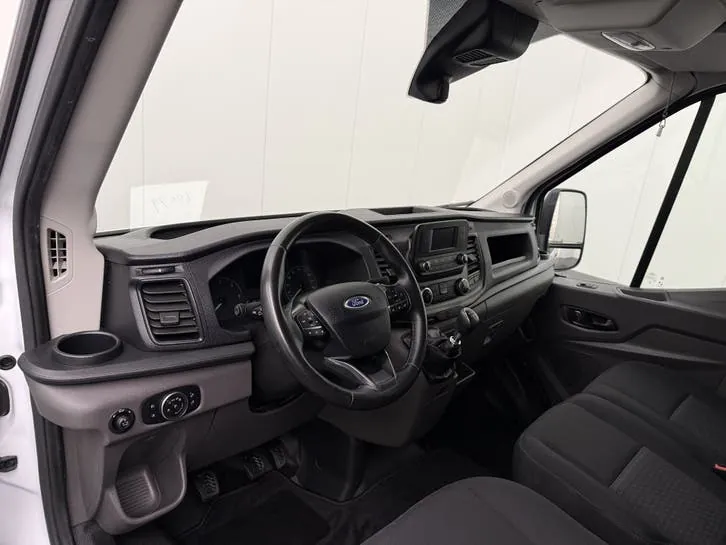 Ford Transit 2023 photo 3