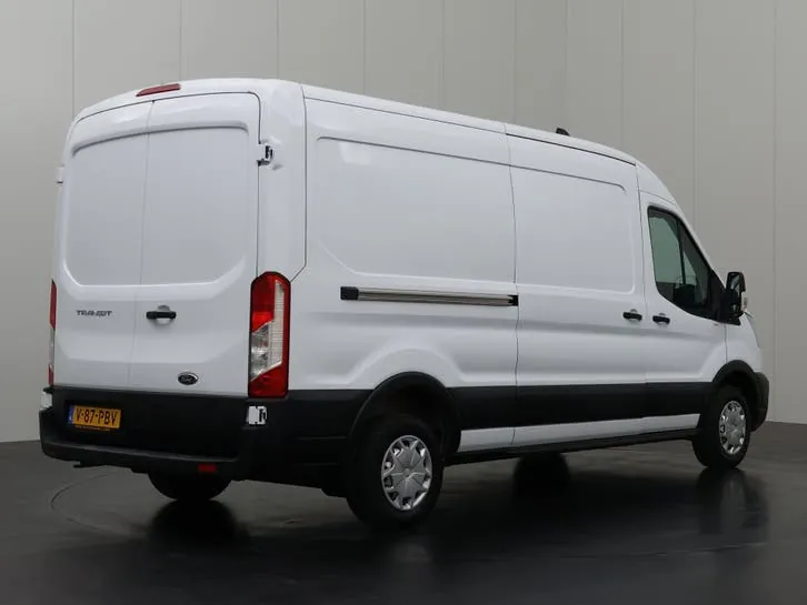 Ford Transit 2023 photo 2