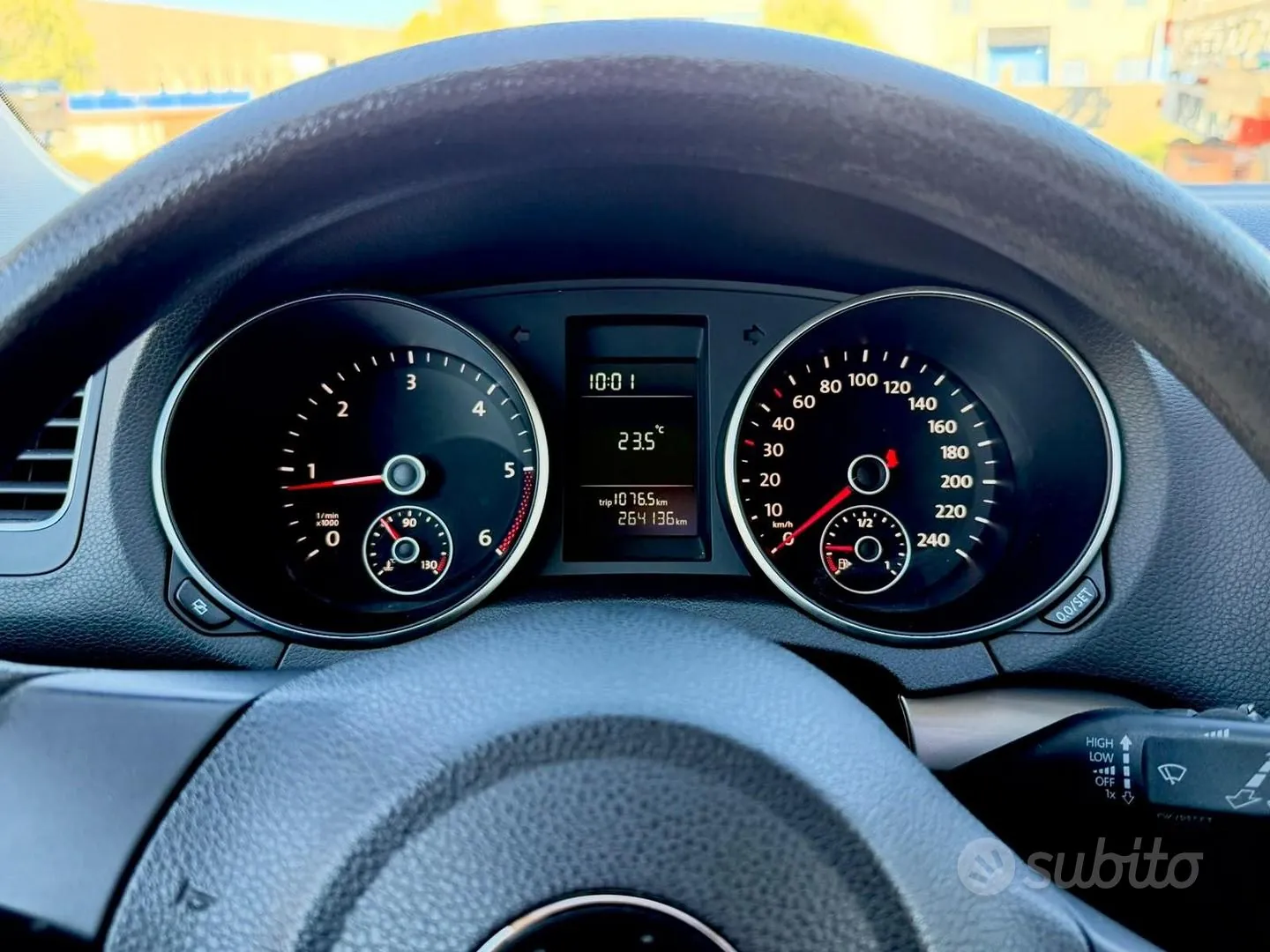 Volkswagen Golf 2011 photo 2
