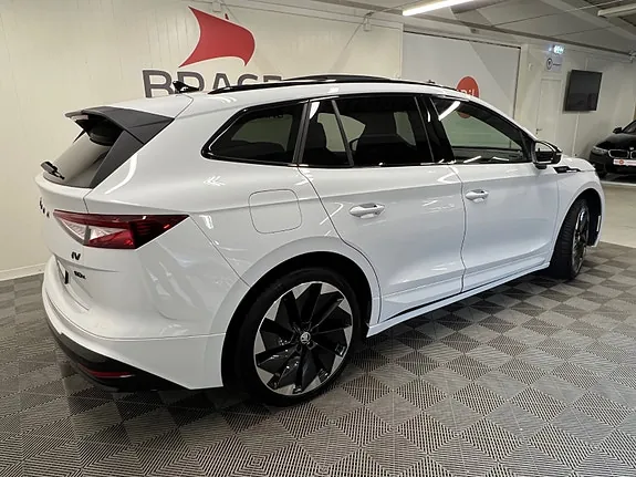 Skoda Enyaq 2023 photo 4