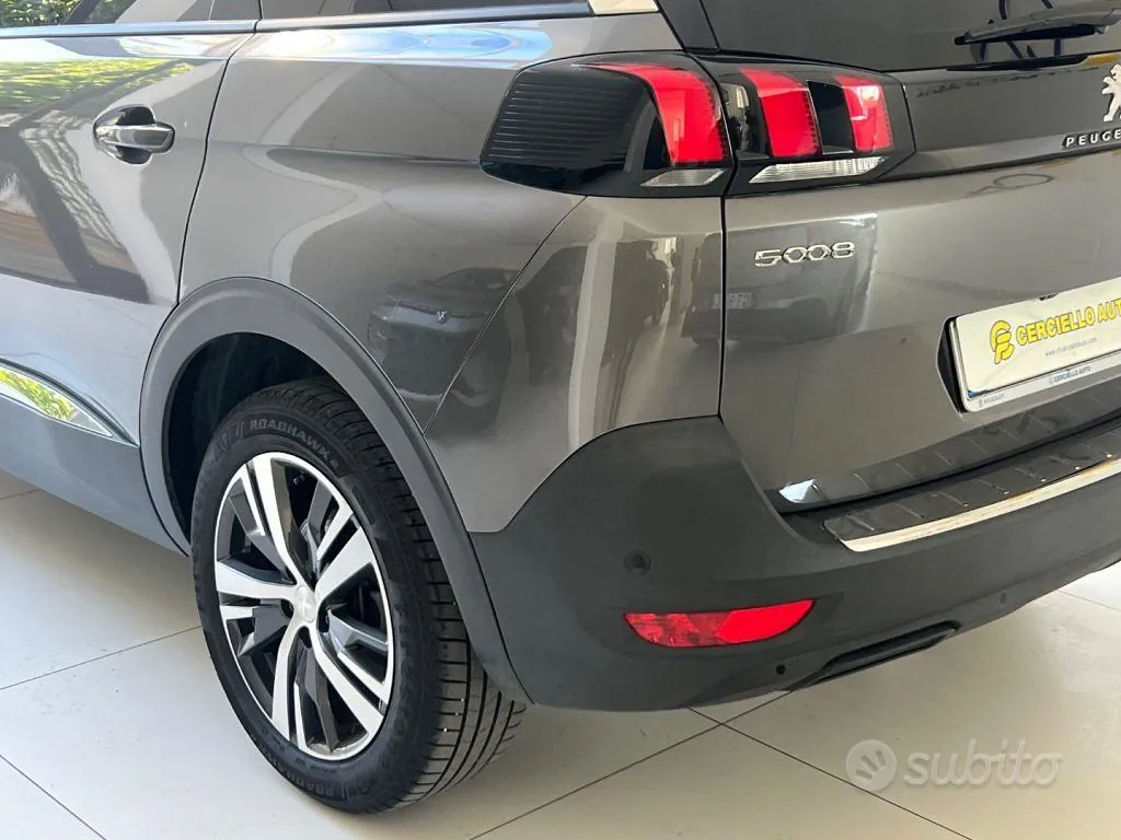 Peugeot 5008 2023 photo 3