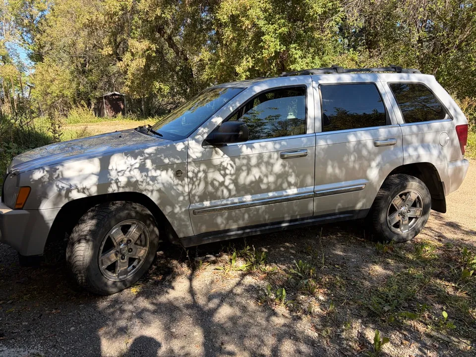 Jeep Grand Cherokee 2005 photo 2