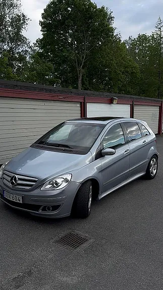 Mercedes-Benz B180
