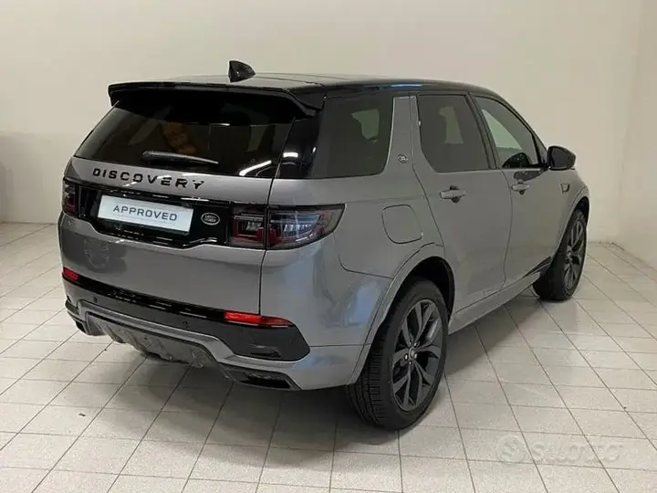 Land Rover Discovery Sport 2024 photo 2