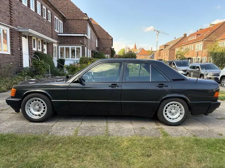 Mercedes-Benz 190E W201